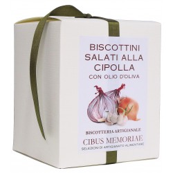 Biscottini salati alla cipolla con d' olio oliva